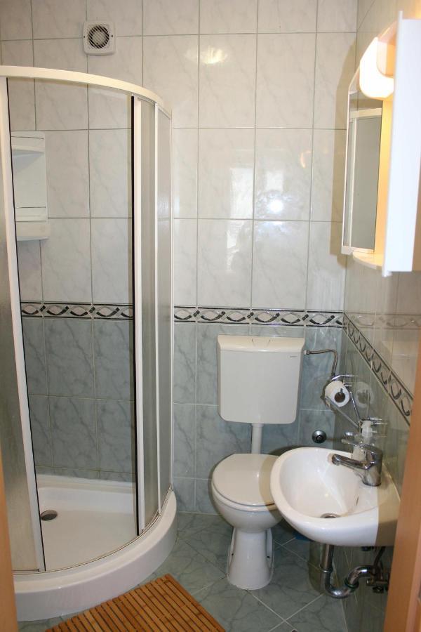 Apartment Obala 诺维·维诺多尔斯基 外观 照片